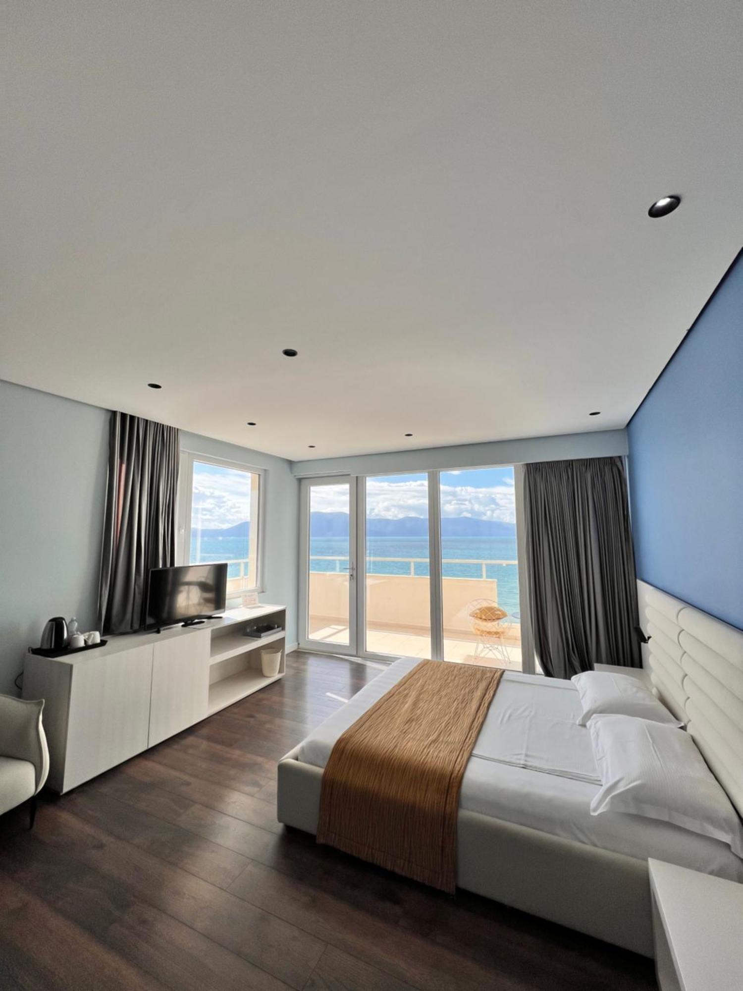 Mini Hotel&maxi *