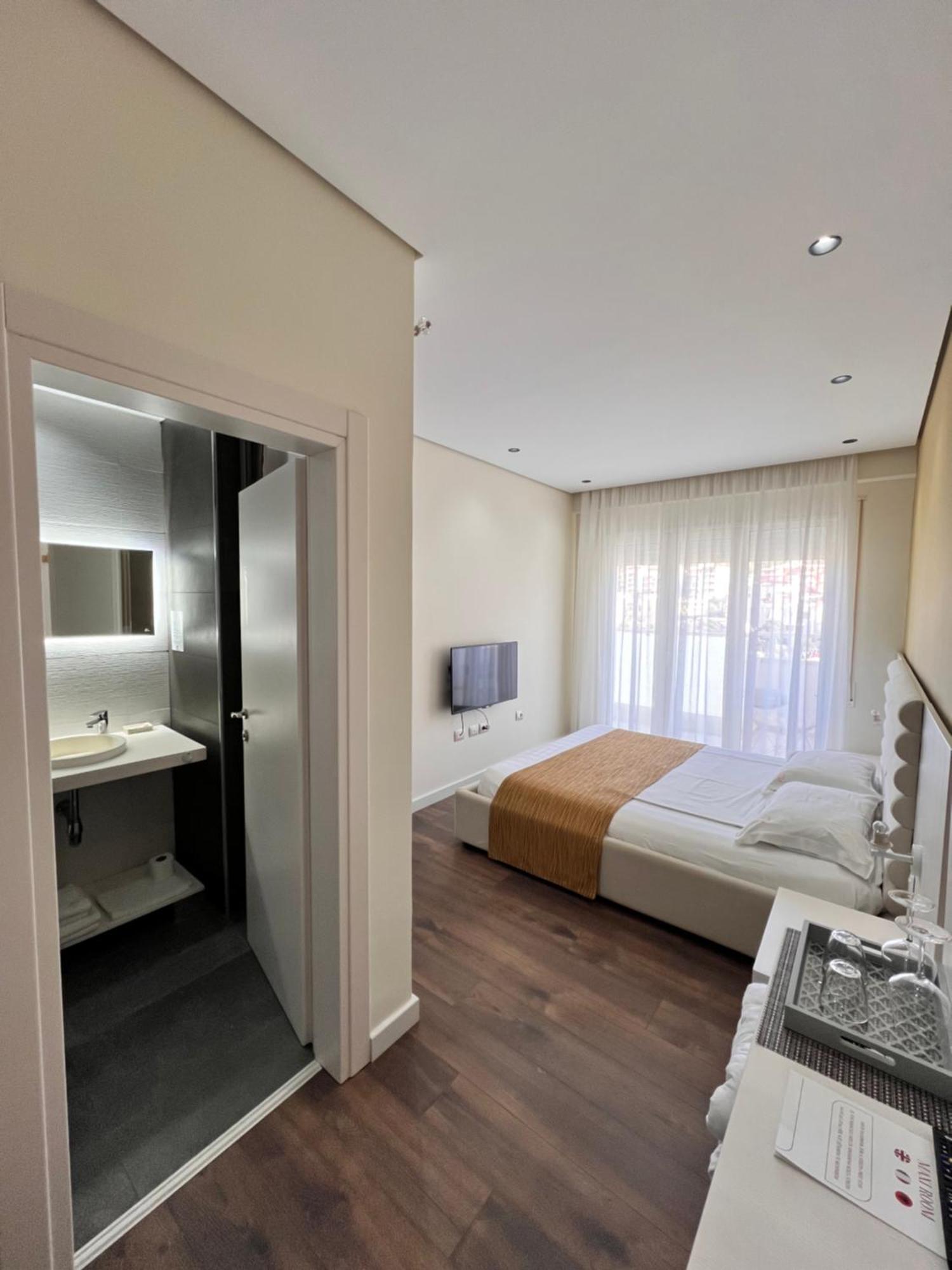 Maxi Hotell Vlorë