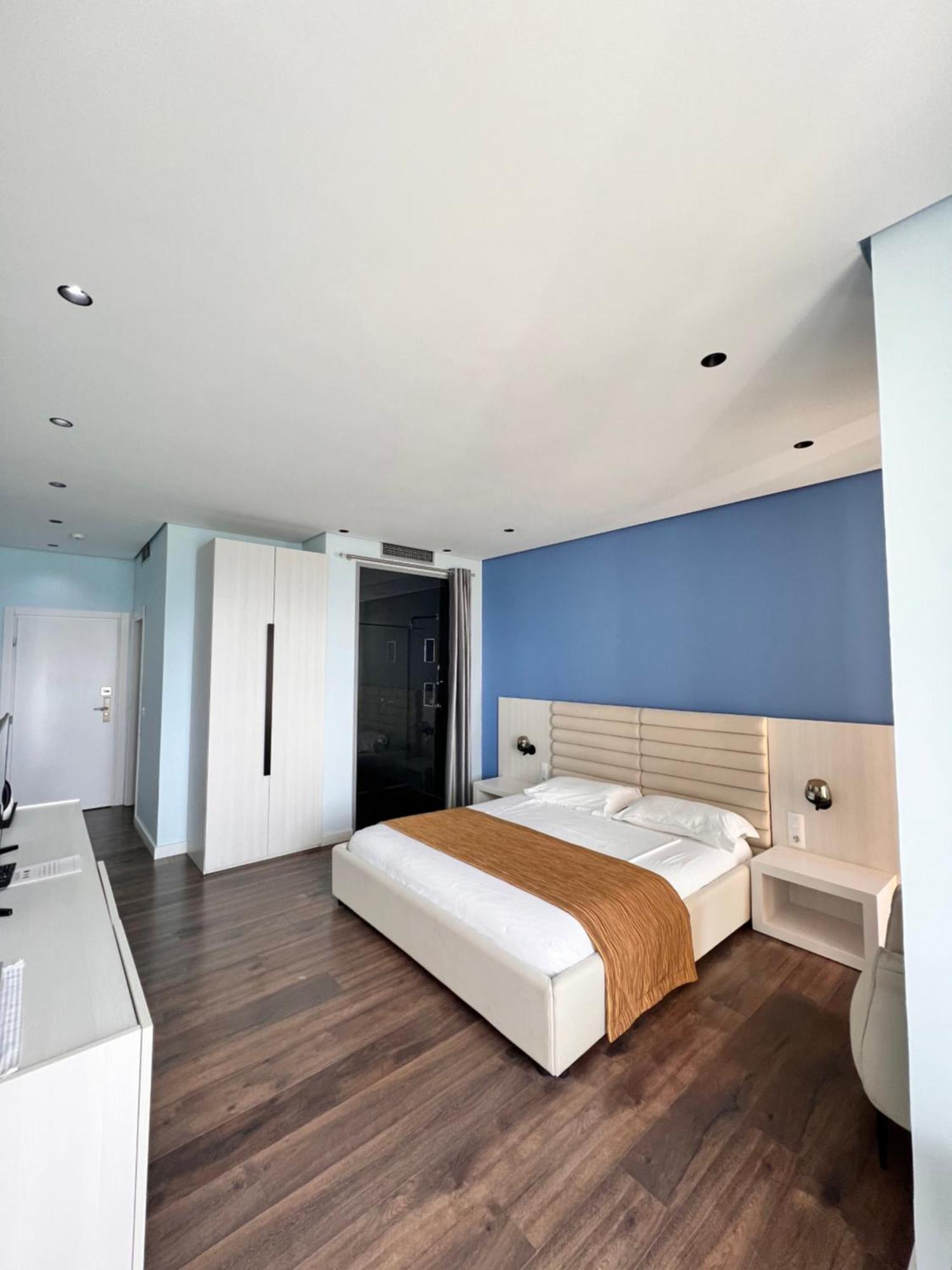 Mini Hotel&maxi Hotel *