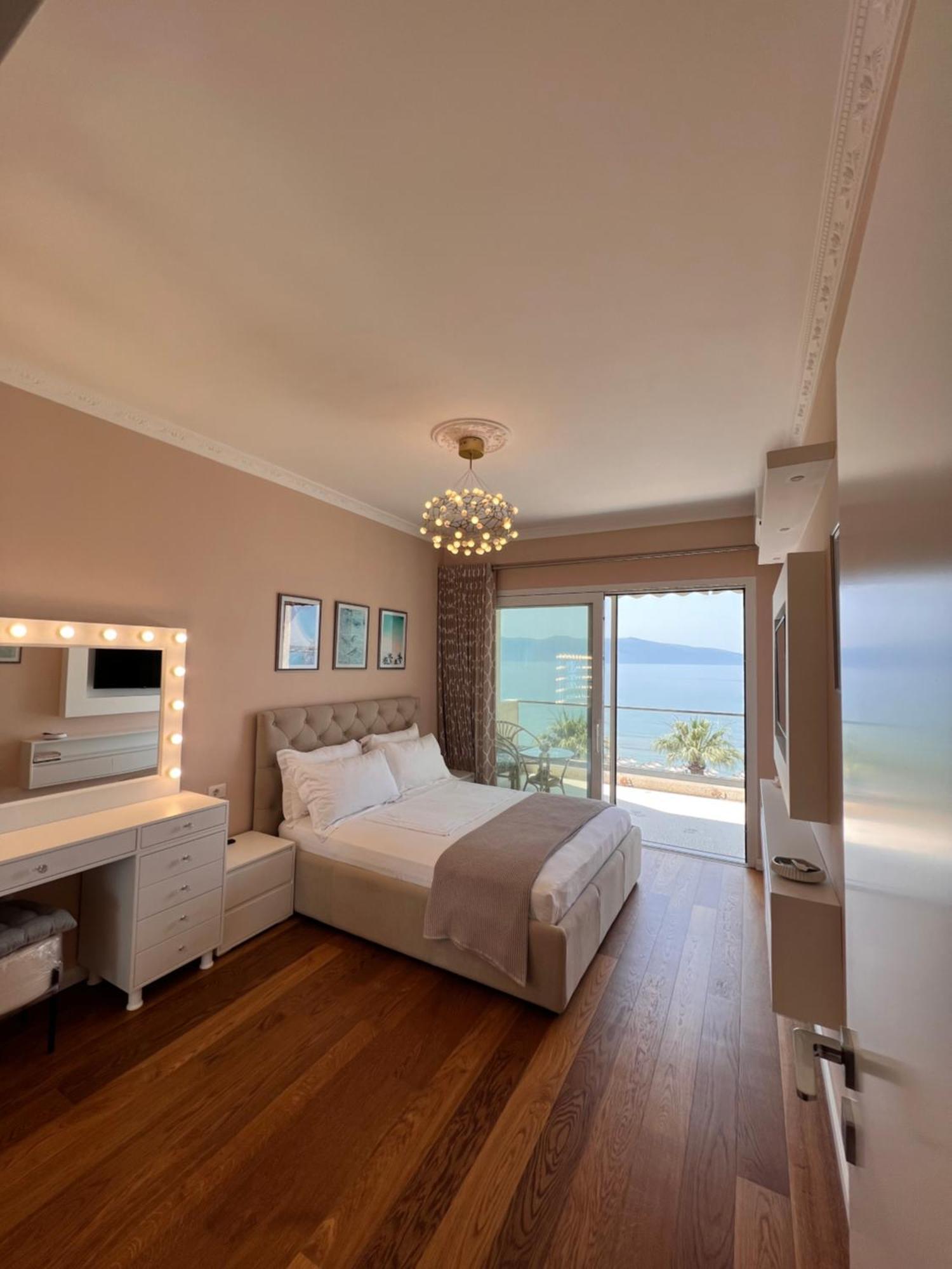 Mini Hotel&maxi *